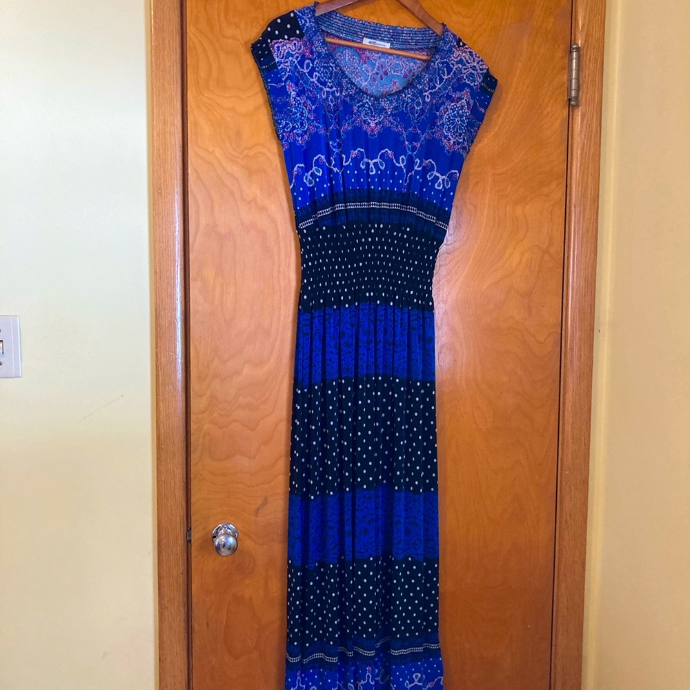 ACE Fashion size medium, long polka dot blue and black mixed print dress.